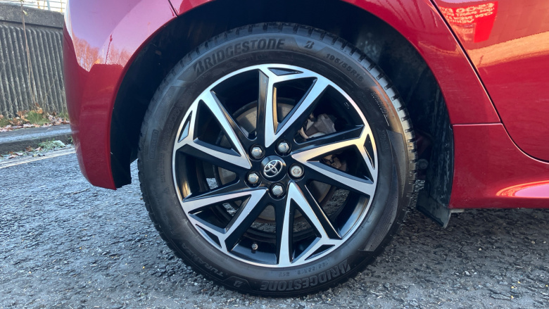 Toyota Yaris 1.5 Hybrid Design 5dr CVT Hybrid Hatchback